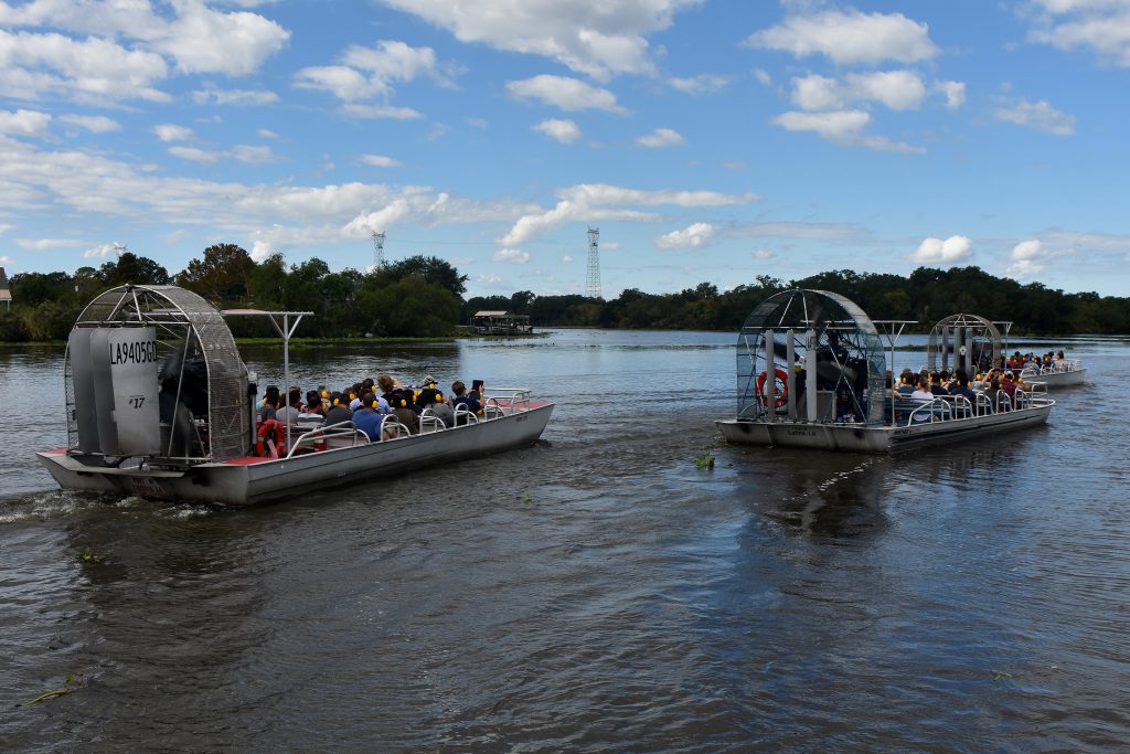 airboat rides in new orleans swamp